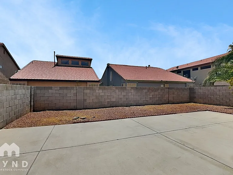 5825 Goodsprings Ct — Photo 16