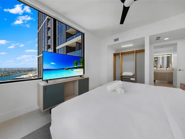 159 NE 6th St #4201, Miami, FL 33132