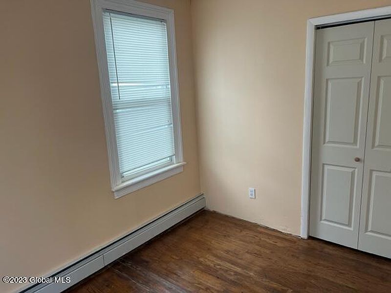 5th image of 10 Leversee Avenue