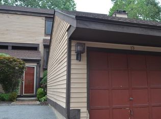 13 Comstock Trl, Brookfield, CT 06804