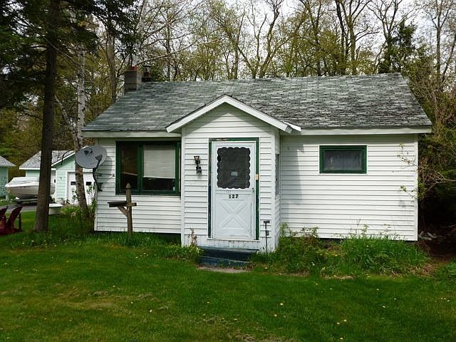 2nd image of 127 Balsam St