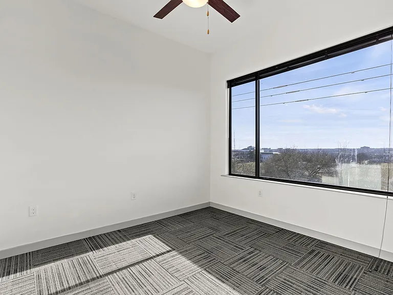 Matrix Midtown — Photo 13