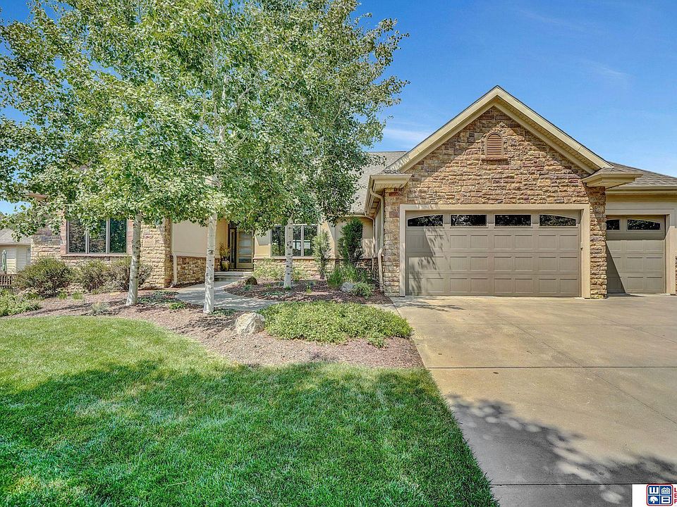 1st image of 8610 Oakmont Dr