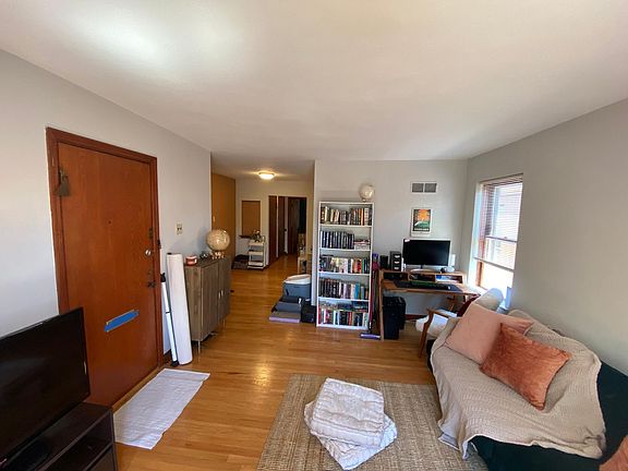 5th image of 3942 Jamieson Ave #2