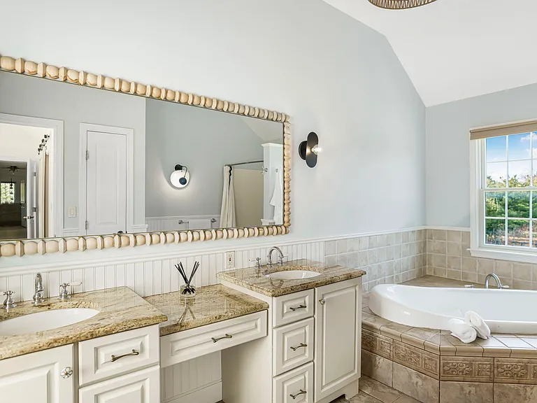 425 Jacobs Ln — Photo 21