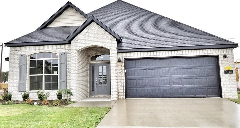 1st image of 3501 SW Mistletoe Ave