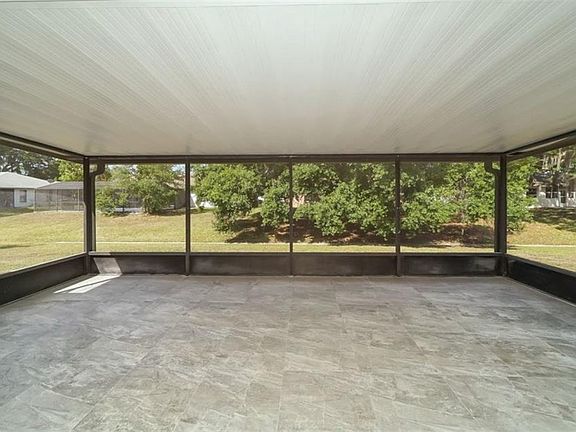 3rd image of 2534 W Scarlet Oak Ct