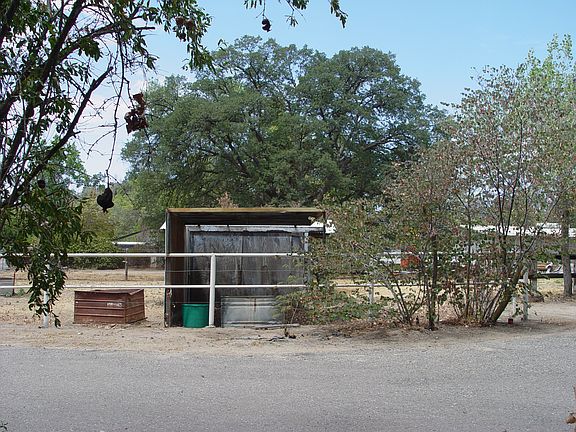 4th image of 33275 Hoskins Lane