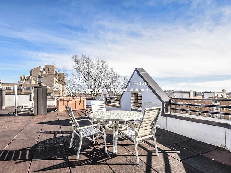 1933 Commonwealth Ave #611 — Photo 11