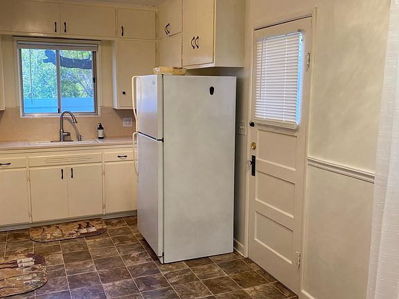 4th image of 24650 Shepardson Dr