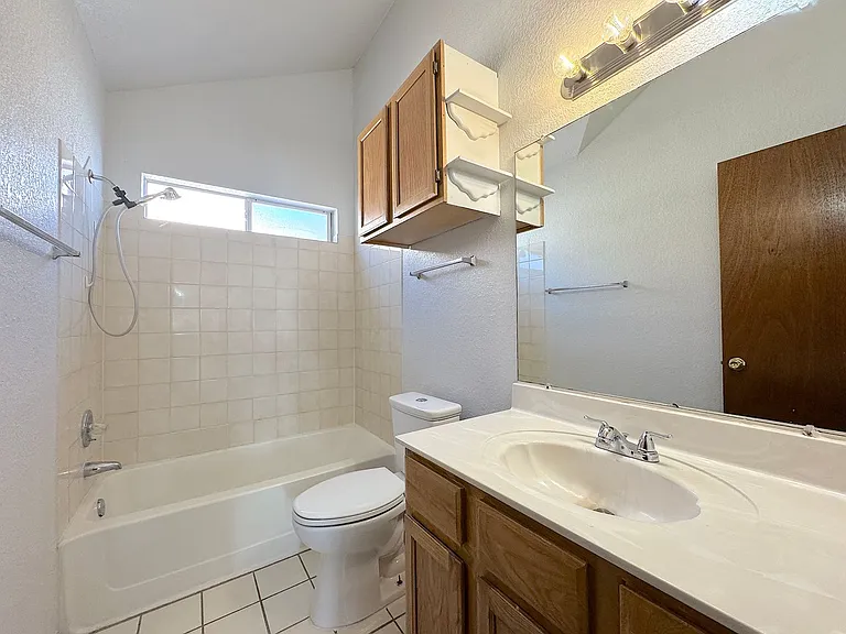 11044 Middledale St — Photo 18