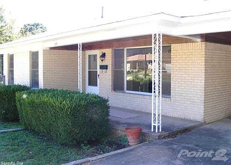 2nd image of 709 Woodlawn Ave