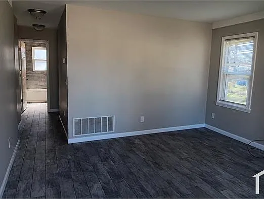 2 bed, 720 sqft, $1,300 — Photo 3