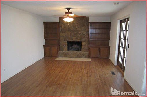2nd image of 1917 Oakmeadows Dr