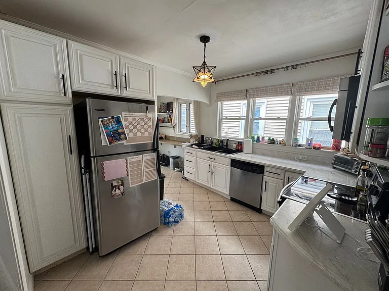 18 Blaisdell St — Photo 11