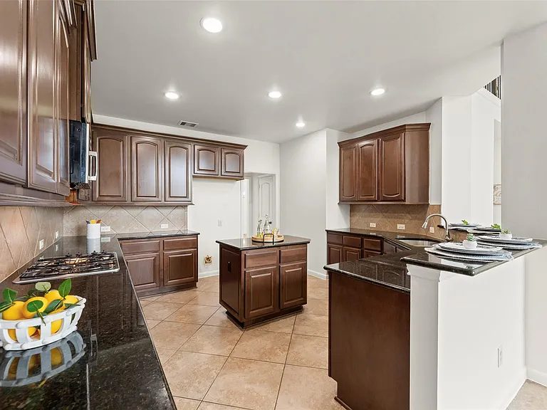3814 Hunters Gate Ct — Photo 11