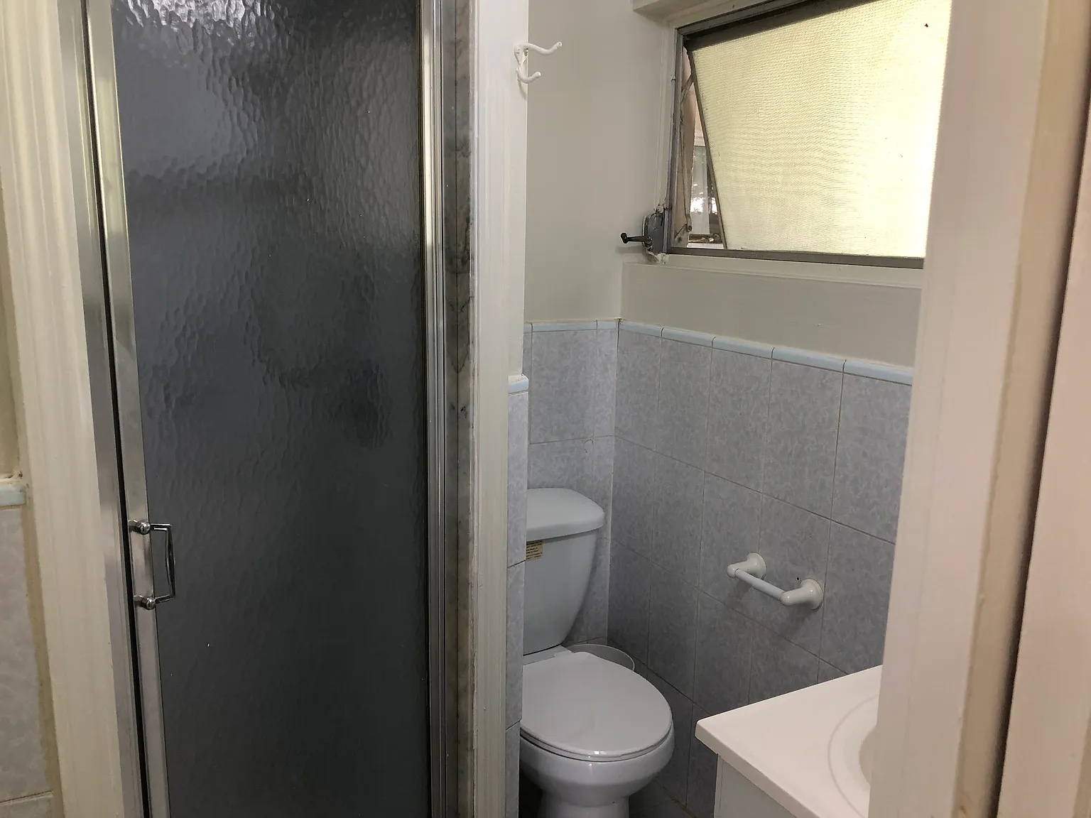 2037 Linden Rd — Photo 4