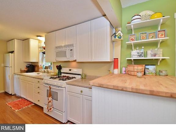 5th image of 8823 Lincoln St NE