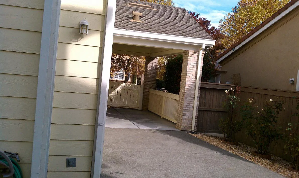 3 bed, 2.5 bath, 2100 sqft, $4,400 — Photo 3