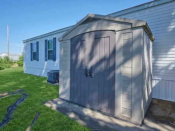 3rd image of 908 Chester Dr