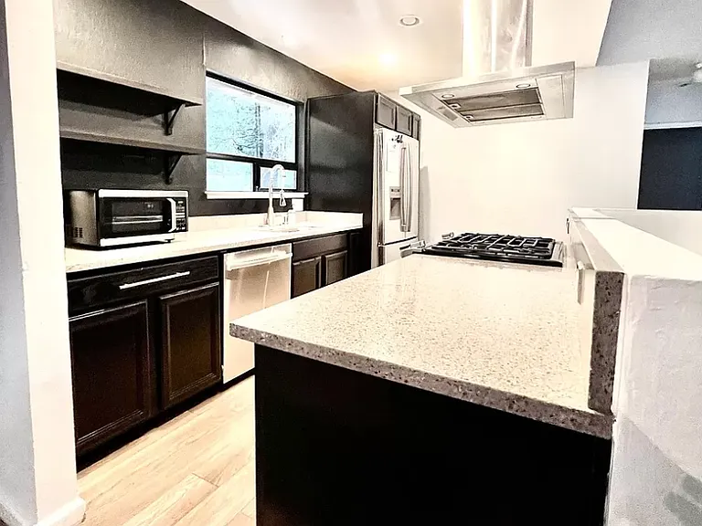 27151 Lake Dr — Photo 9