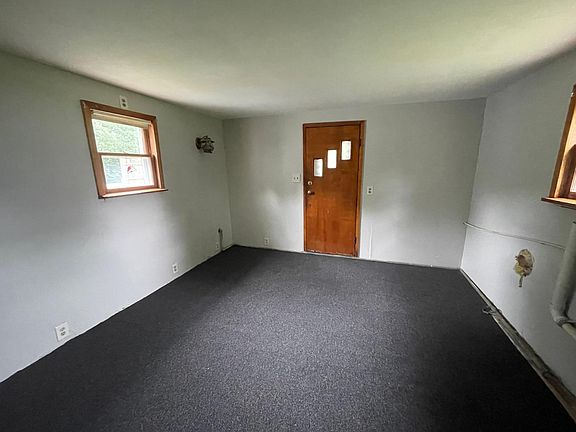 2nd image of 136 N Harvest St