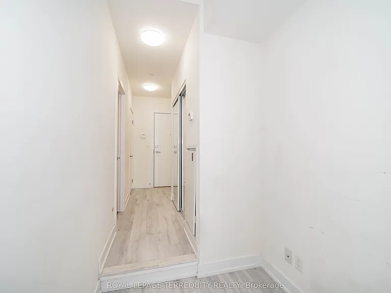 75 The Donway W #204 — Photo 17