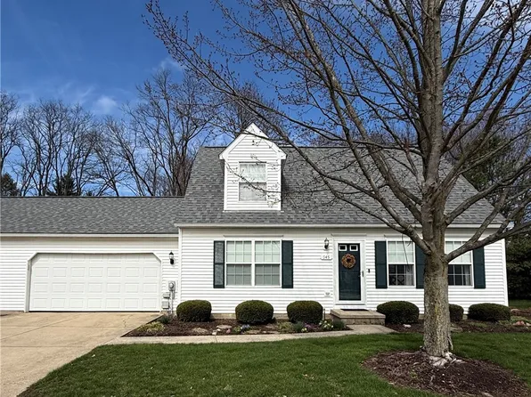 545 Parkside Ln, Tallmadge, OH 44278