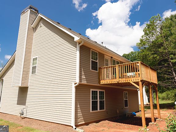 3rd image of 1901 Oakbluff Dr