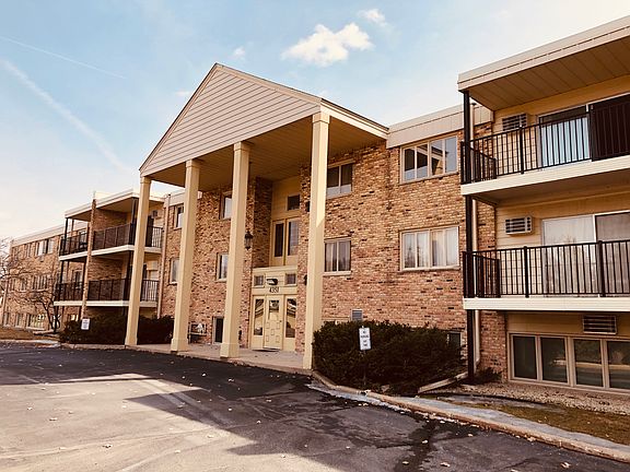3rd image of 4351 Parklawn Ave #104