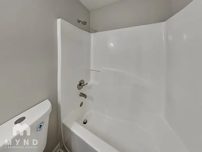 2250 Village Green Dr — Photo 21
