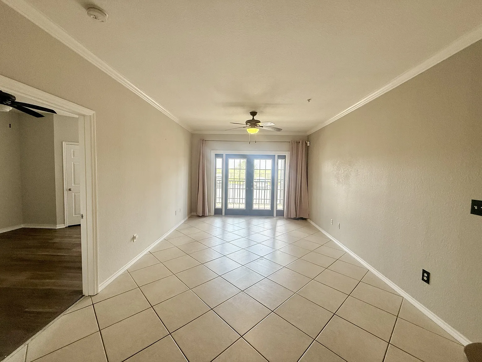 4306 Bayside Village Dr — Photo 2
