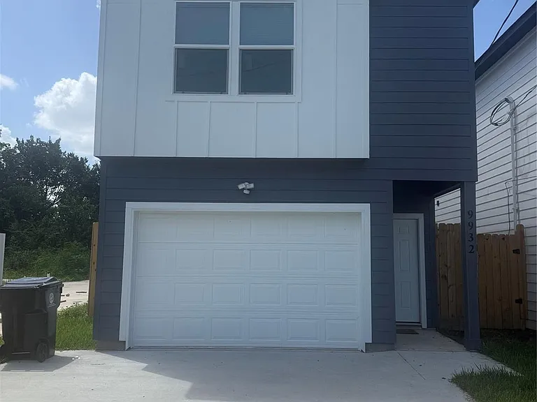 9932 Fillmore St — Photo 2