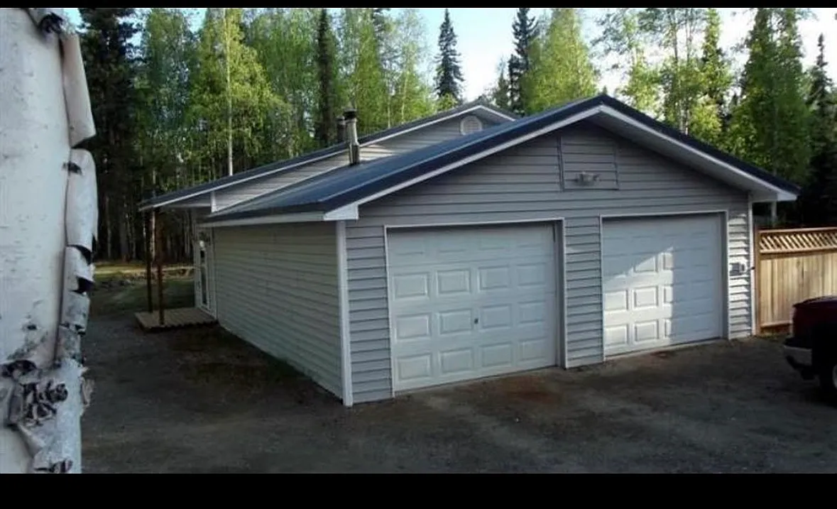 4 bed, 2362 sqft, $3,600 — Photo 2