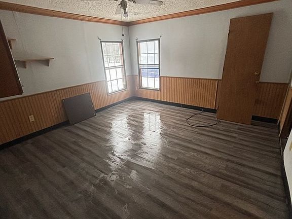 3rd image of 50537 Manhatten Dr