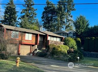 564 N 137th St, Seattle, WA 98133