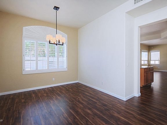 5th image of 1355 W Park Ave