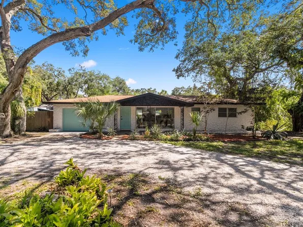 4986 Woodland Dr, Saint Petersburg, FL 33708