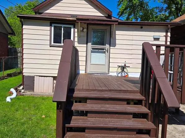 3595 Queen St, Windsor, ON N9C 1N8