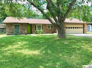 809 Ross Cir, Lockhart, TX 78644