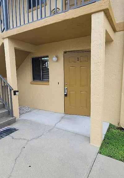 1318 SE 40th Ter — Photo 2