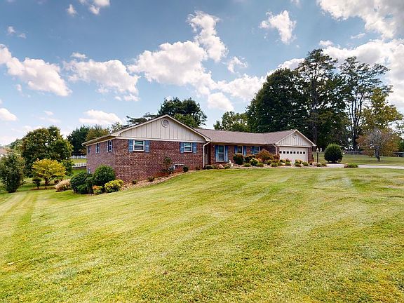 4th image of 1442 John Sevier Dr