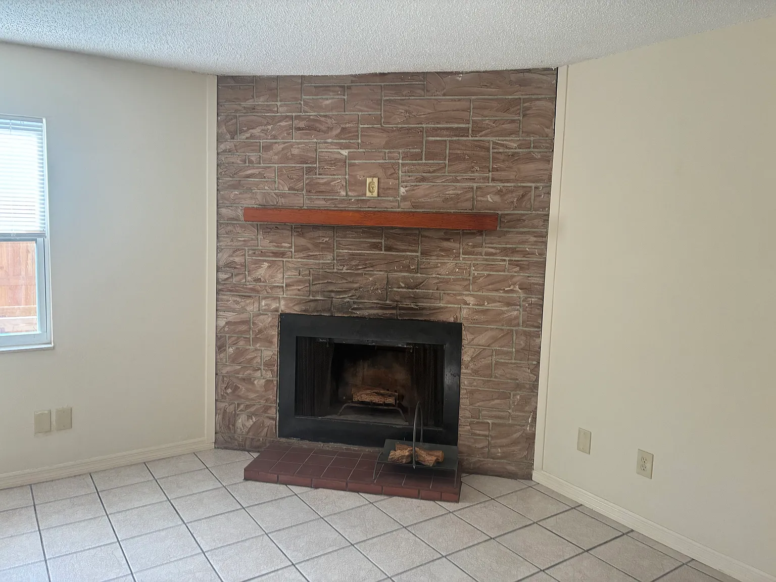 2 bed, 850 sqft, $1,500 — Photo 3