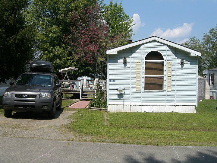 1st image of 18550 Oak Dr #E-015