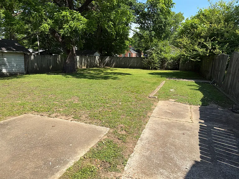 Roland Ave — Photo 6