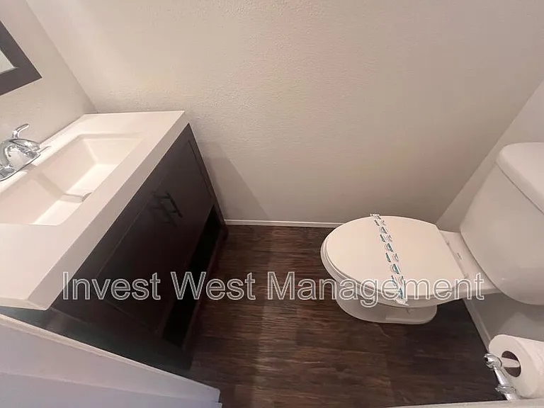 9031 N Saint Louis Ave — Photo 10