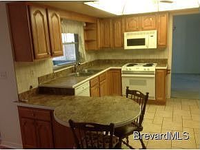 3rd image of 385 Sheridan Ave