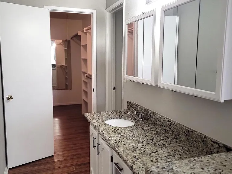 503 Westover Dr — Photo 4