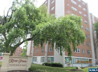 39 E 39th St APT 6D, Paterson, NJ 07514