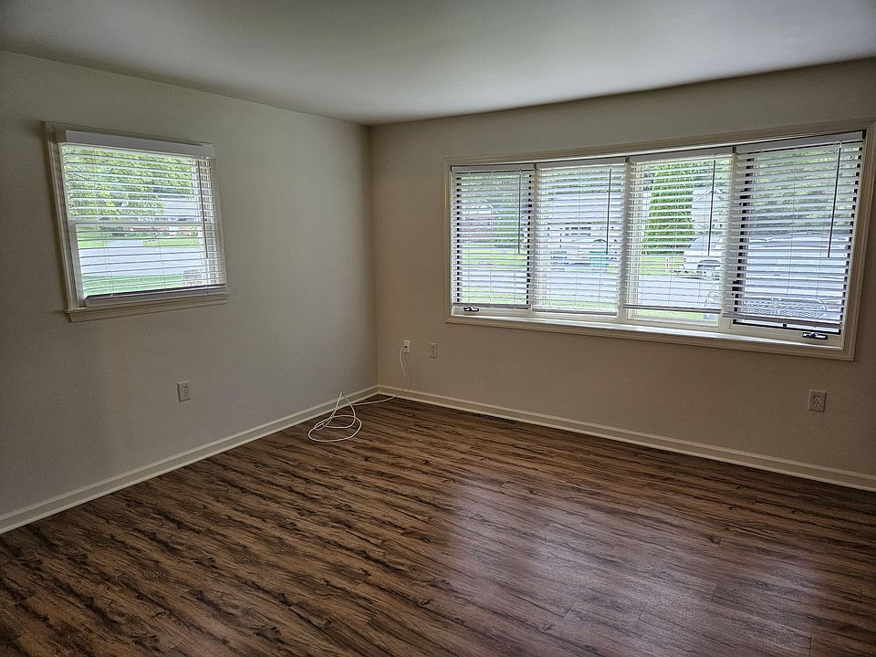 Great room with bow window